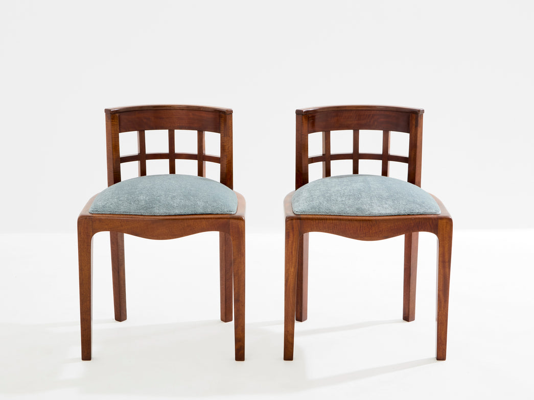 Paul T. Frankl paire de chaises noyer ondé et velours de mohair 1933