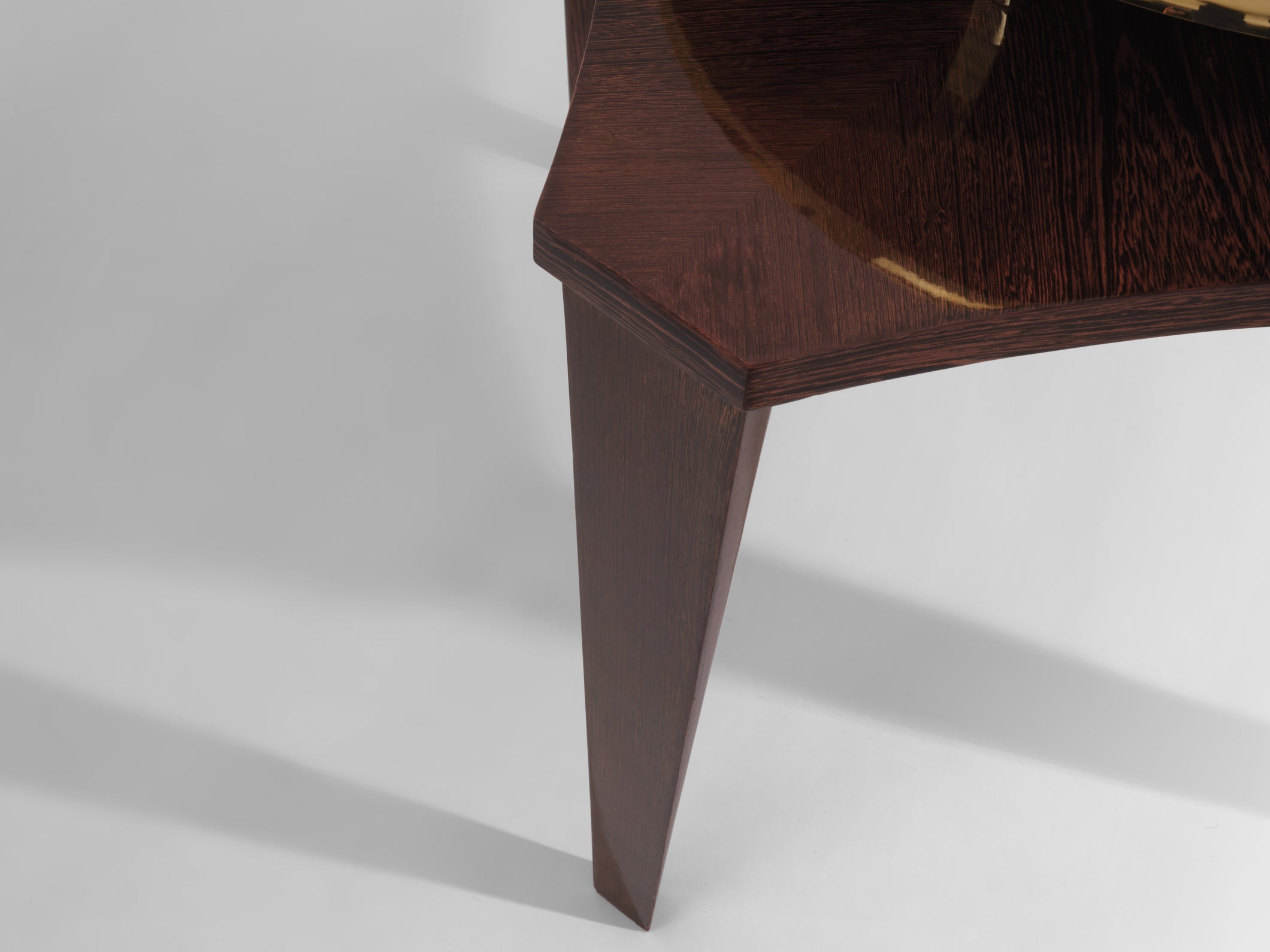Alberto Pinto paire de tables d’appoint wengé et laiton 1990