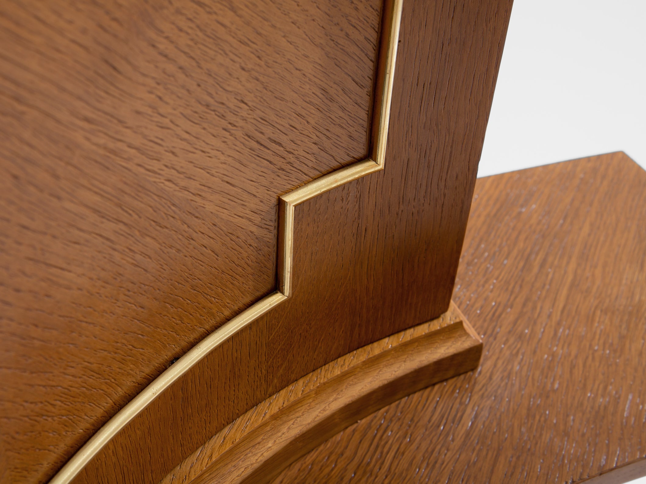 Paire de consoles d’encoignure chêne bronze attr. André Arbus 1940