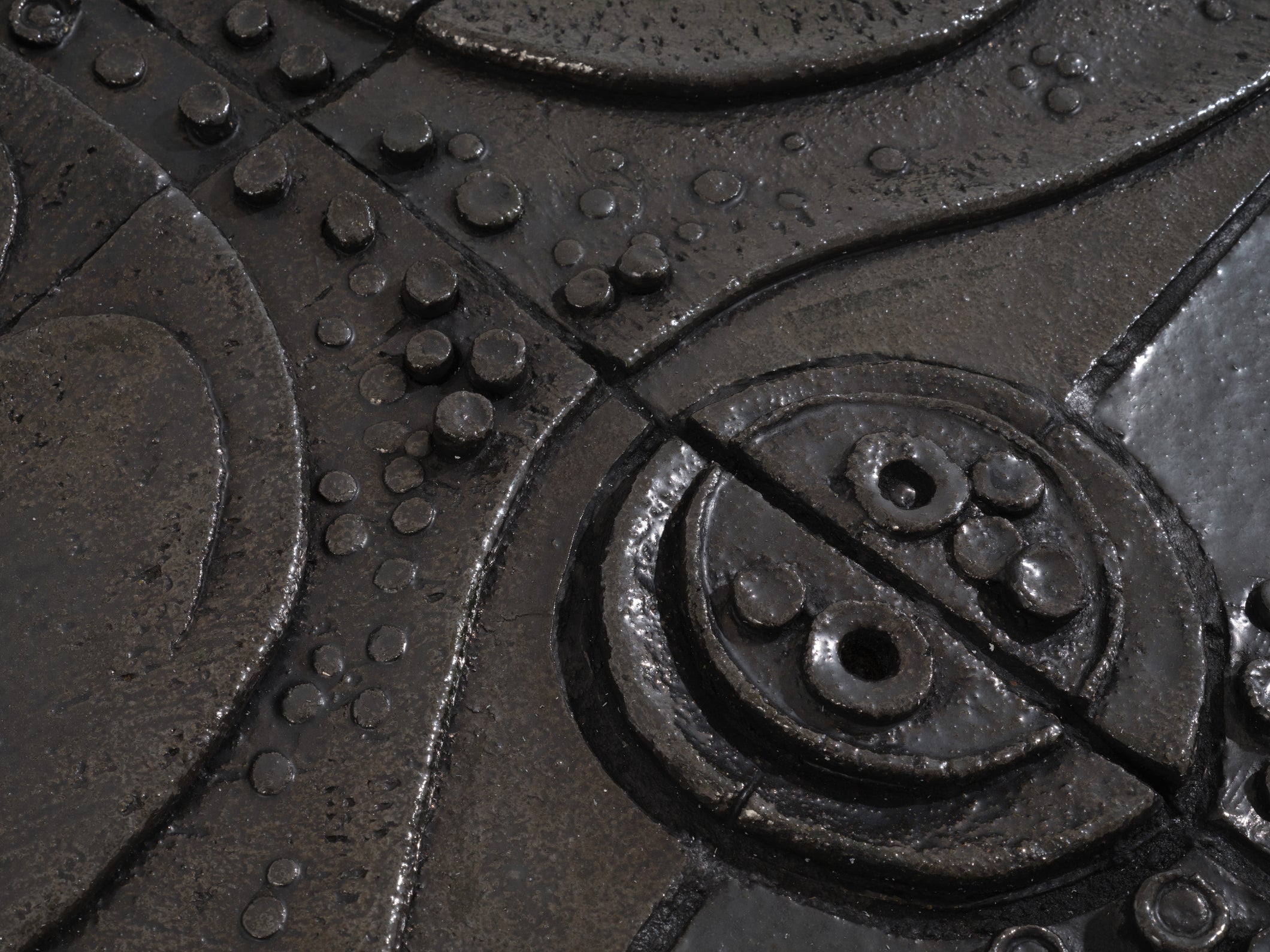 Table basse brutaliste Belge laque céramique Erik Deforce 1977