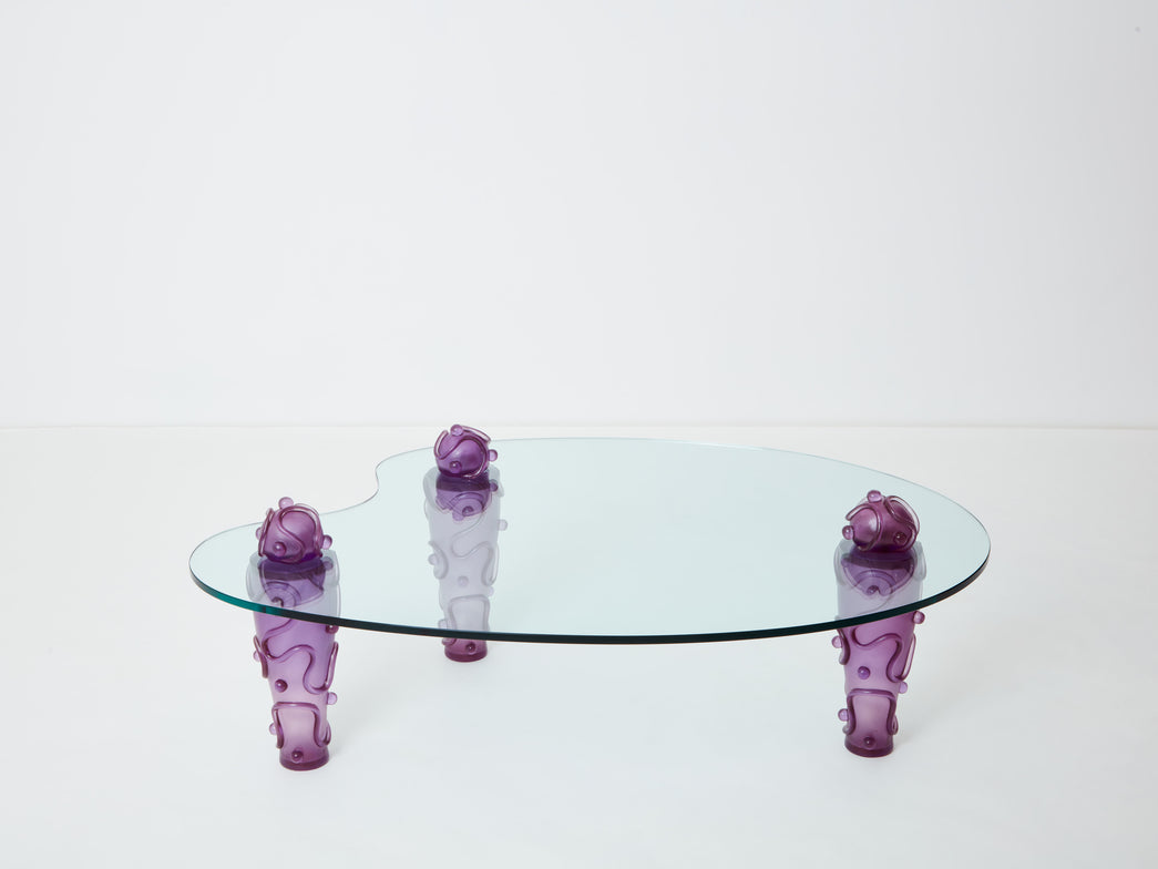 Table basse verre résine violette signée Garouste & Bonetti 1990