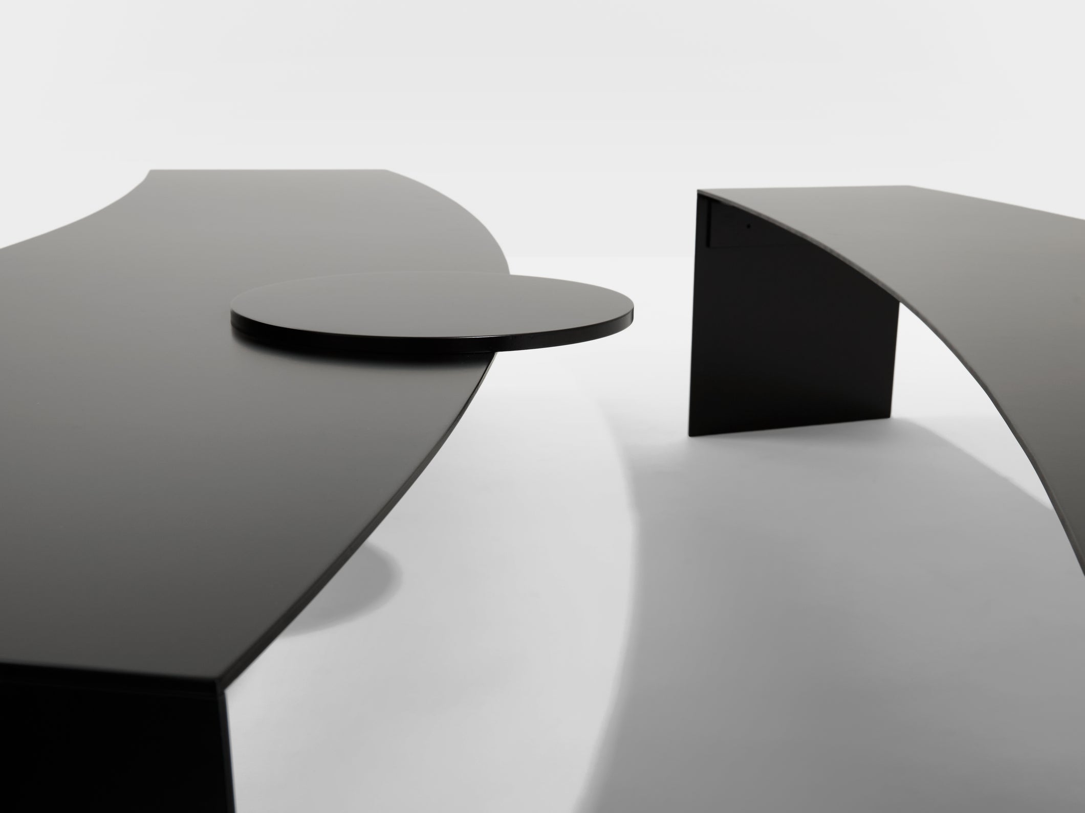Gilles Derain paire de tables basses métal édition Lumen 1986
