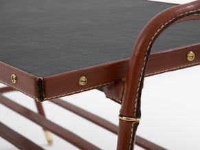 Jacques Adnet table basse cuir rouge piqué sellier et laiton 1950