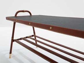 Jacques Adnet table basse cuir rouge piqué sellier et laiton 1950