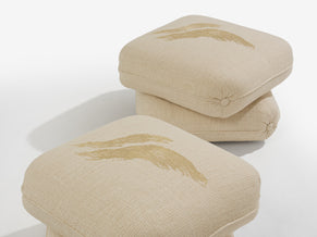 Jacques Charpentier pour Jansen paire de poufs lin brodé 1970 