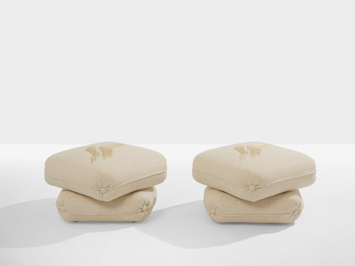 Jacques Charpentier pour Jansen paire de poufs lin brodé 1970 