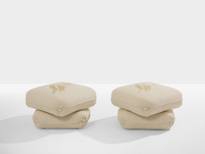 Jacques Charpentier pour Jansen paire de poufs lin brodé 1970 