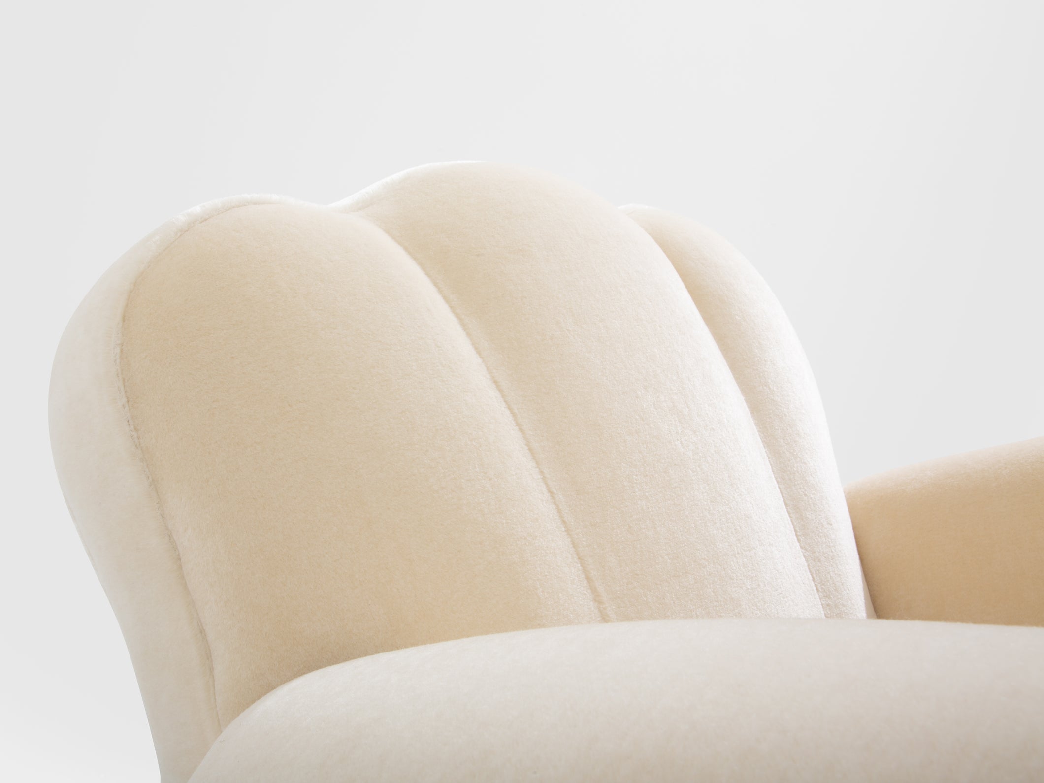 Jules Leleu paire de fauteuils clubs velours de mohair blanc 1940