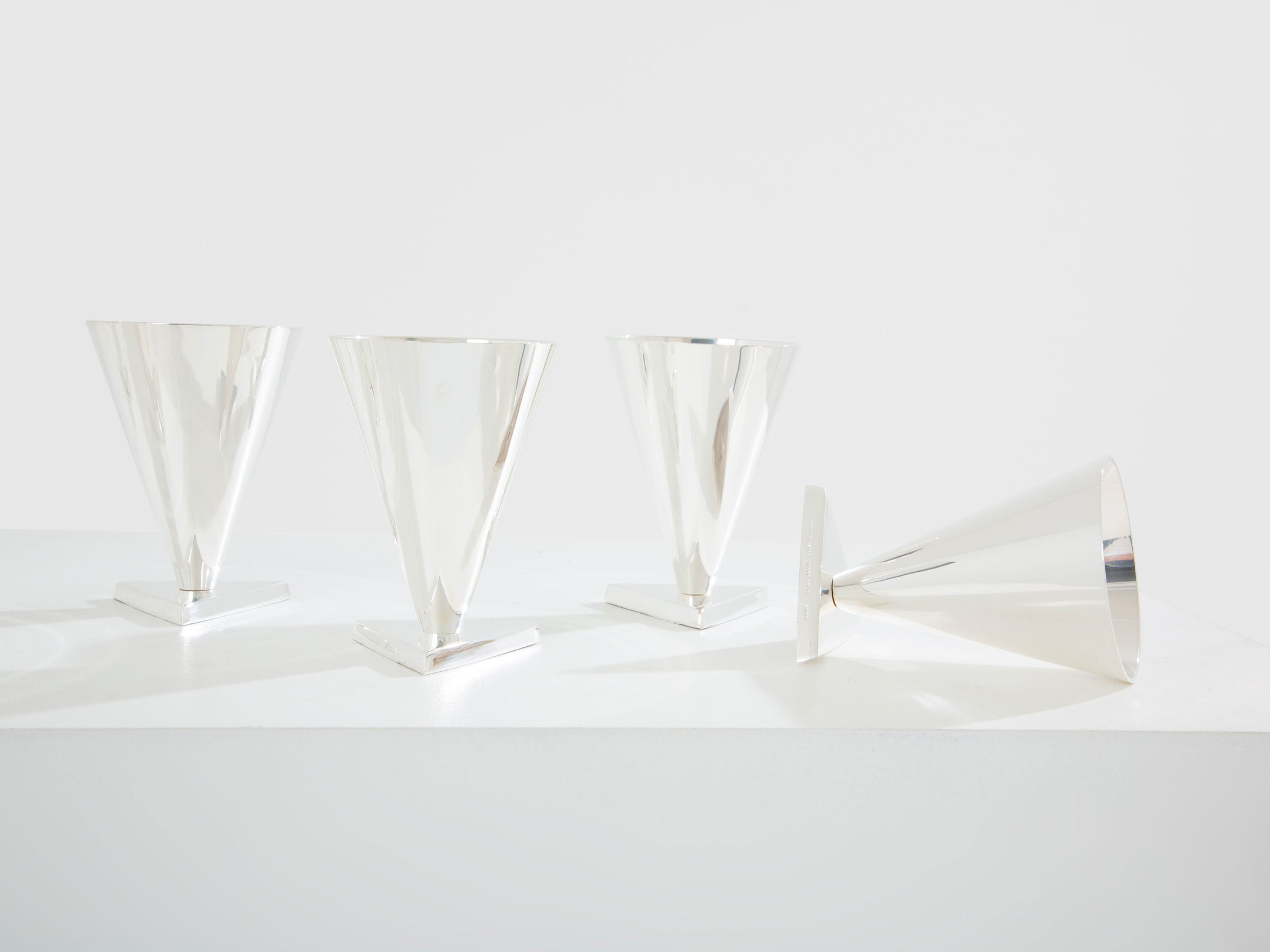 La Maison Desny Art Deco set of 6 silvered metal cocktail cups 1928