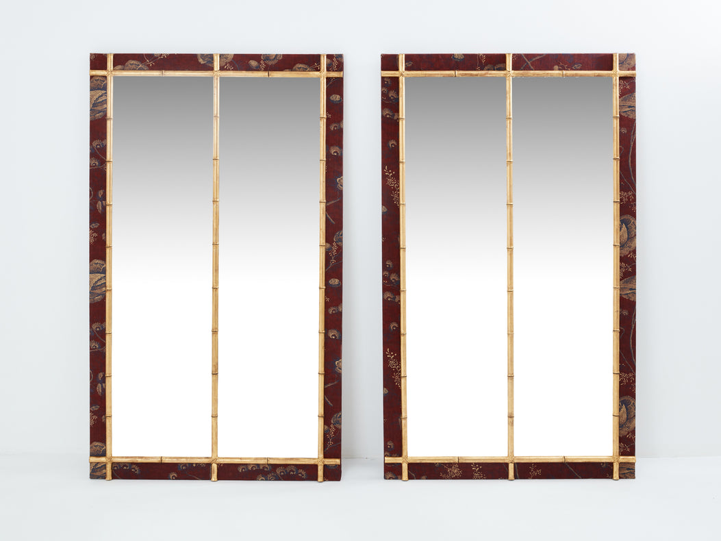 Grande paire de miroirs XIXème bois doré façon bambou et soierie