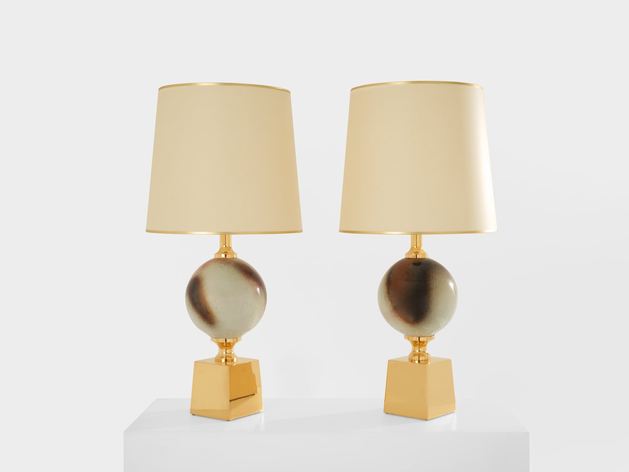 Paire de lampes céramique et laiton de Philippe Barbier 1970s 