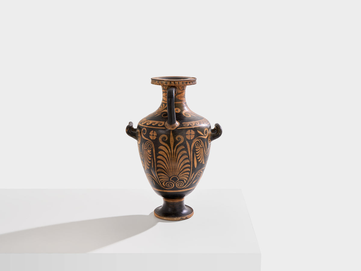 Hydria en terre cuite de l’artiste Primato, Italy du Sud, circa 330 BC 