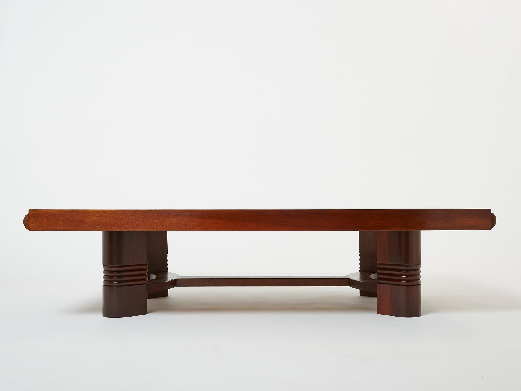 Grand Table basse moderniste en noyer par Charles Dudouyt 1940
