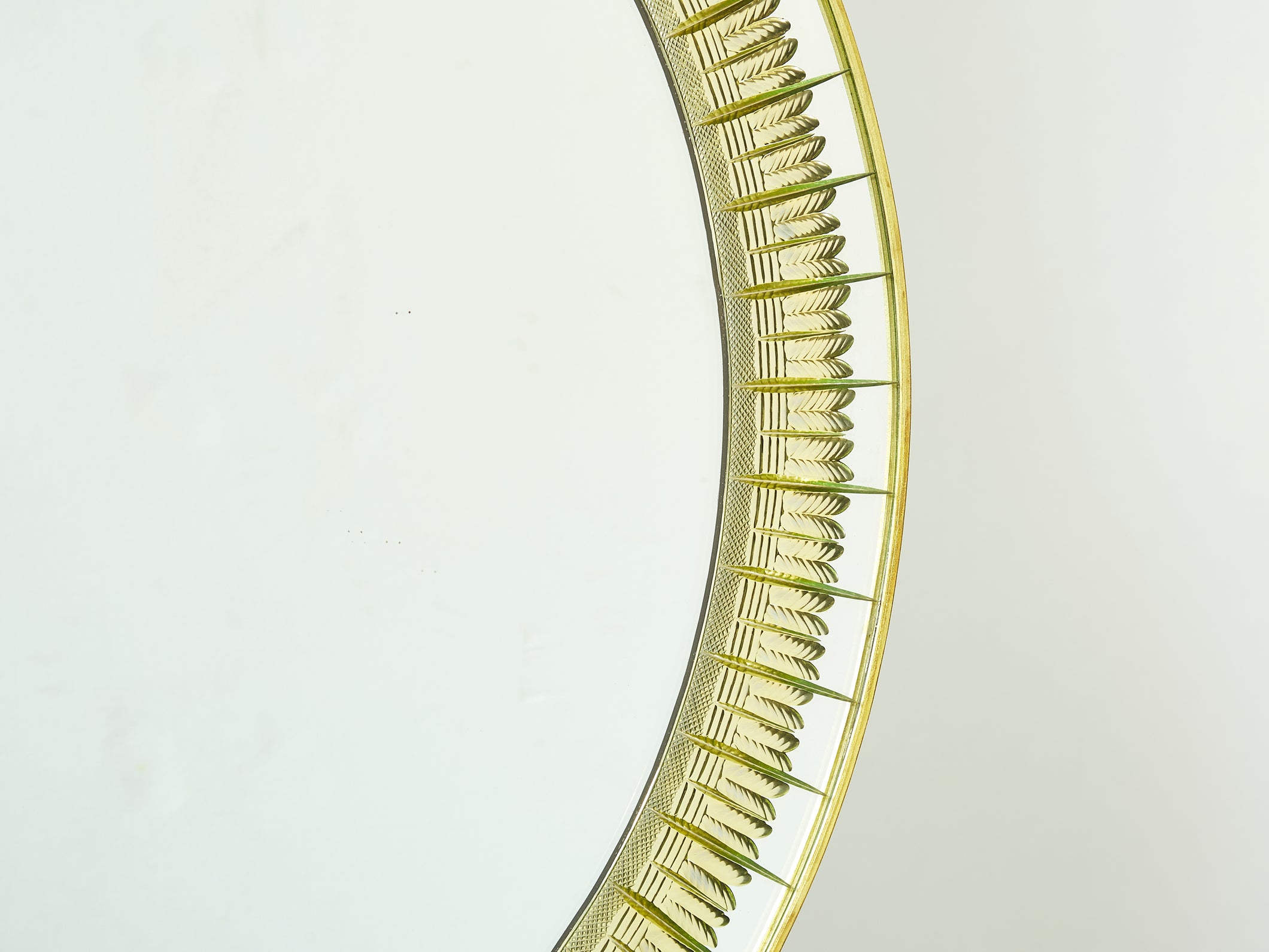 Miroir Italien laiton cristal doré de Cristal Arte 1960s