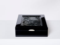 Boîte à bijoux Art Deco laque noire pierre de Jade sculptée vers 1930
