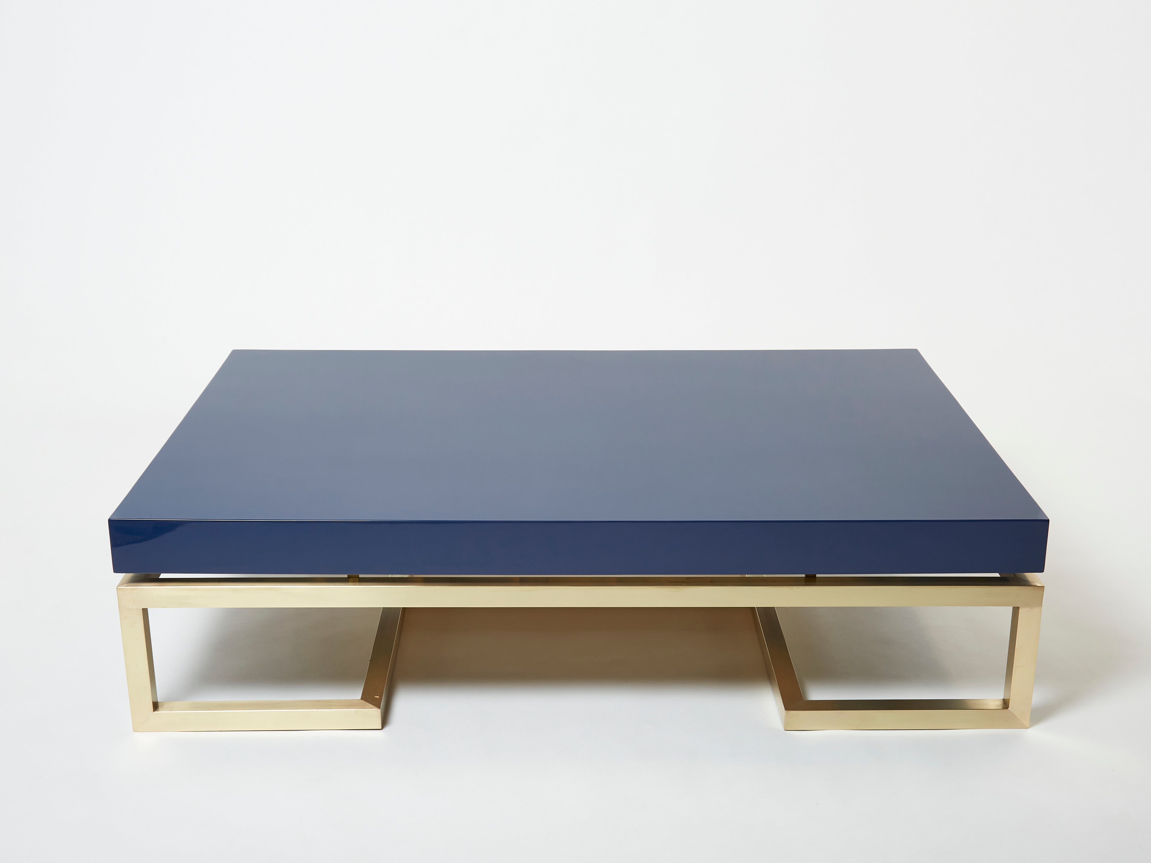 Grande table basse laquée bleue laiton Guy Lefèvre Maison Jansen 1970