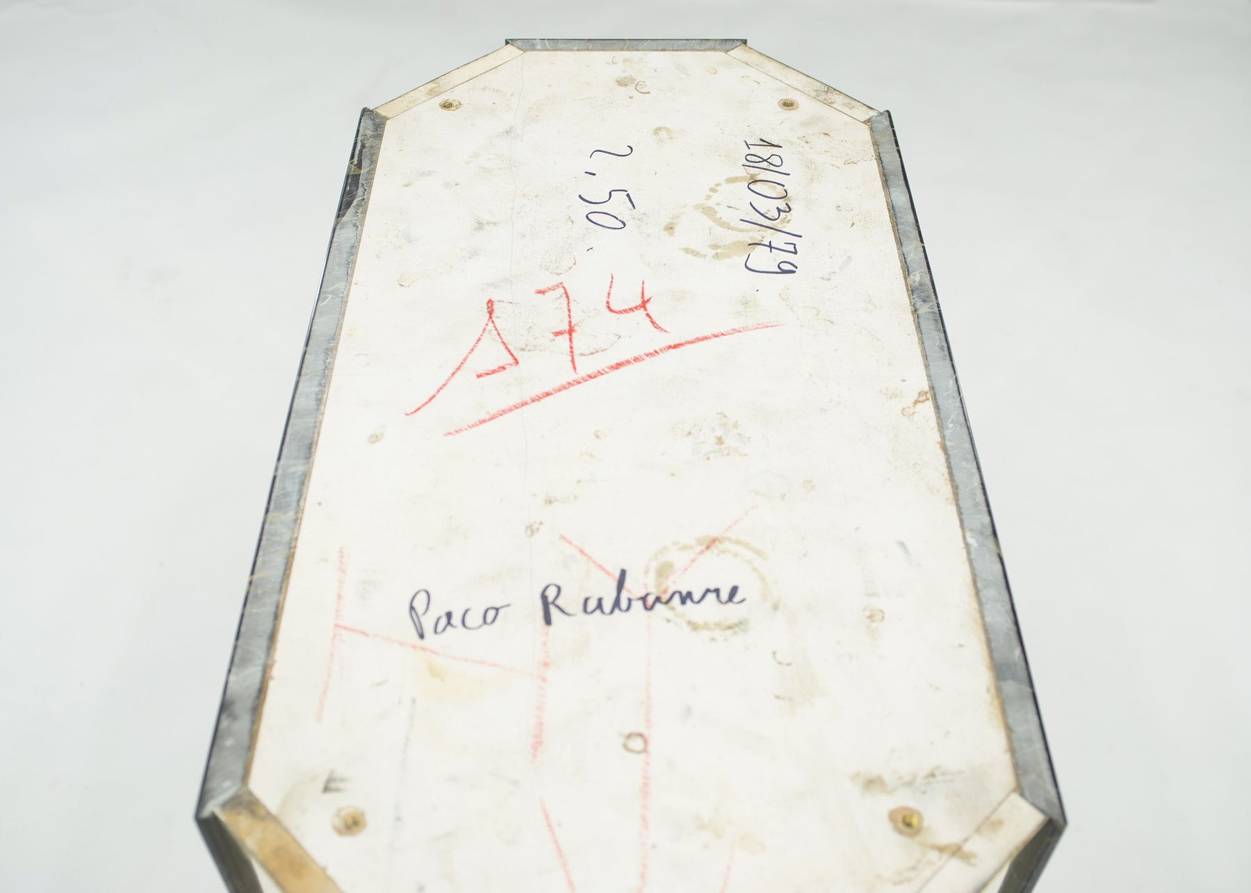 Grande table marbre portor laiton J.C Mahey pour Paco Rabanne 1979