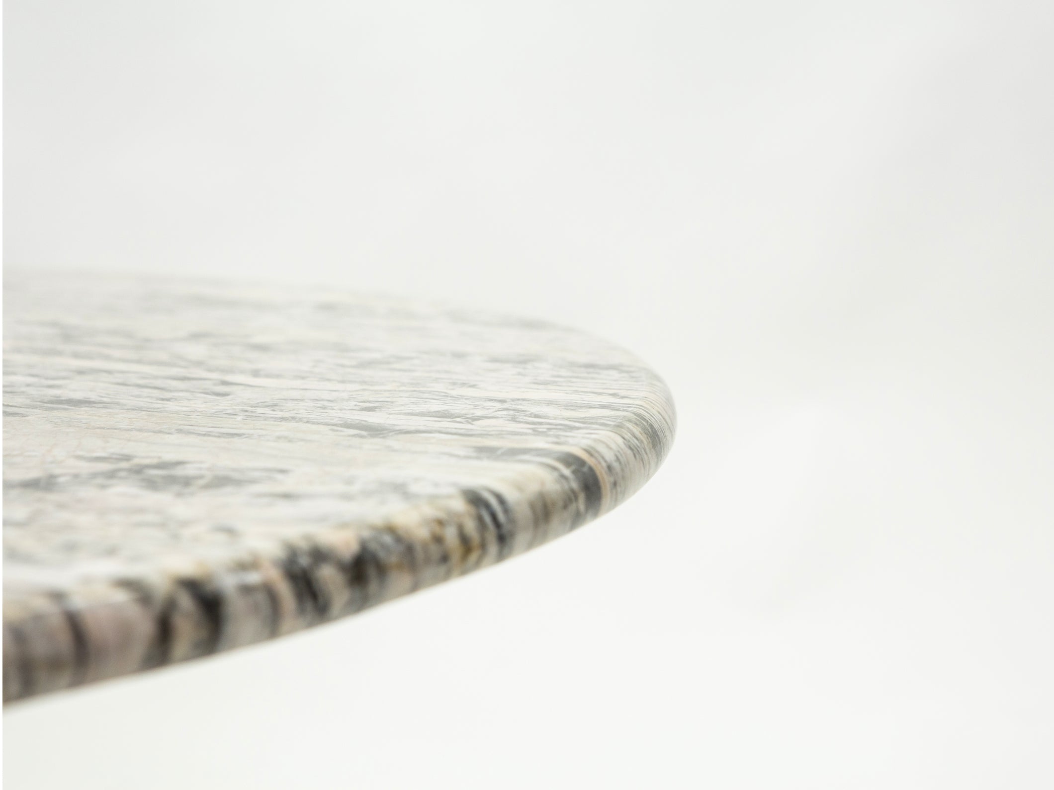 Grande table basse ronde en marbre blanc sicilien 1970