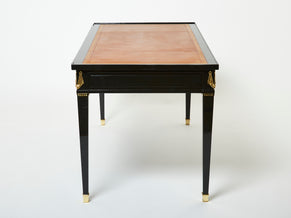 Bureau plat de style Louis XVI bois cuir bronze Maison Jansen 1950
