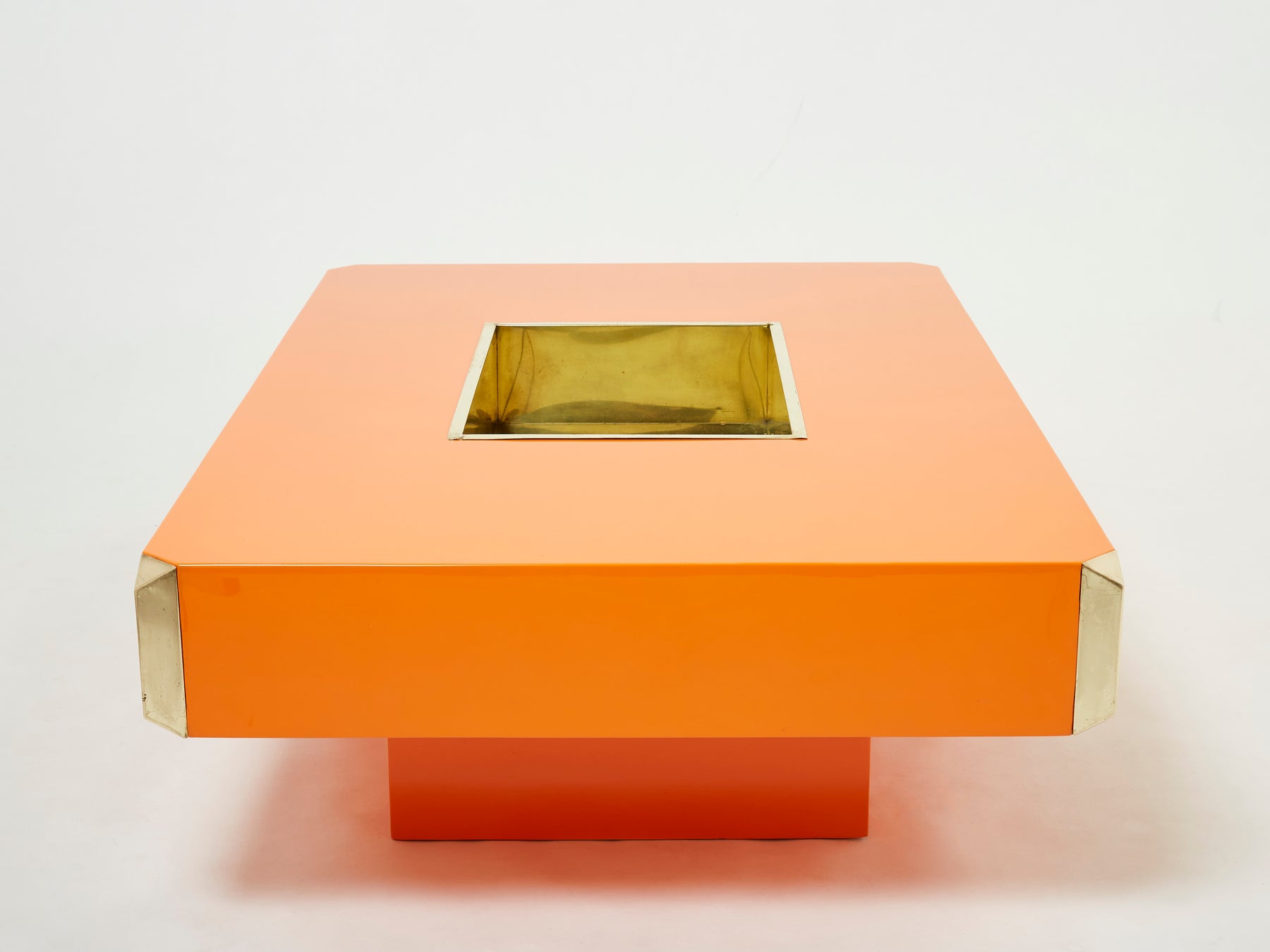 Table basse de Willy Rizzo modèle Alveo laquée orange laiton 1970