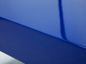 Table basse de Willy Rizzo modèle Alveo laquée bleu laiton 1970