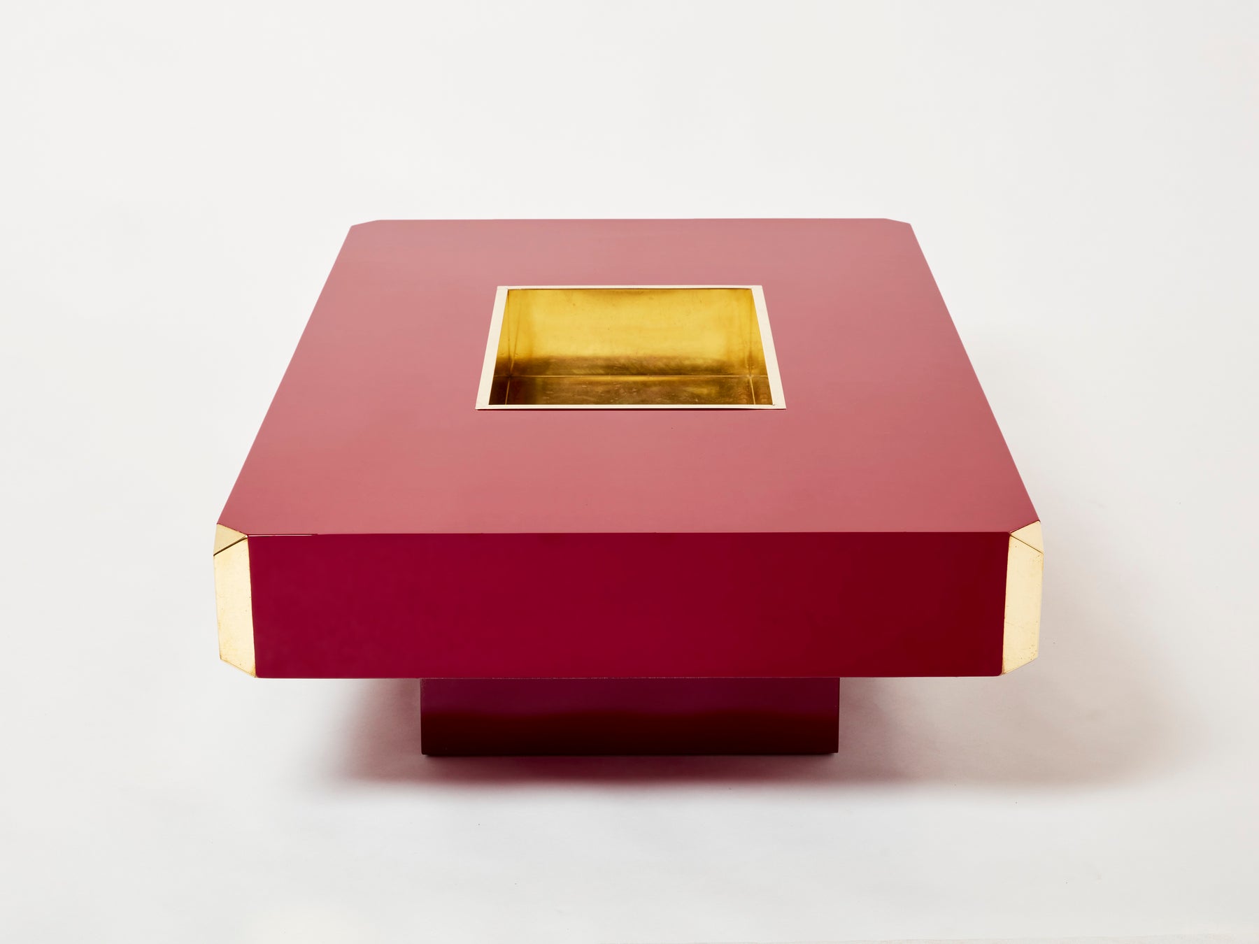 Willy Rizzo ruby red lacquer and brass bar coffee table Alveo 1970s